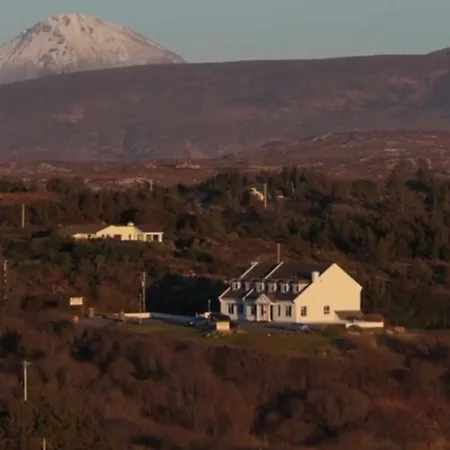 Viking House Donegal מלון 3*